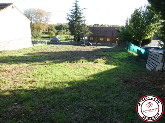 Terrain de 602 m² - Montval-sur-Loir (72500)