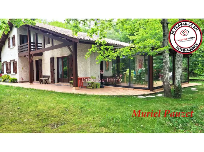 Maison 8 pièces de 170 m² - Saint-Aubin-de-Médoc (33160)