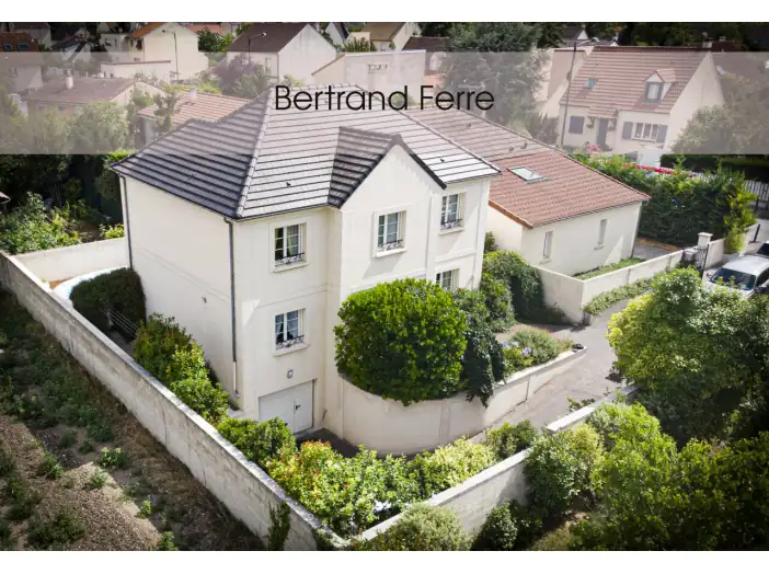 Maison 6 pièces de 135 m² - Carrières-sur-Seine (78420)