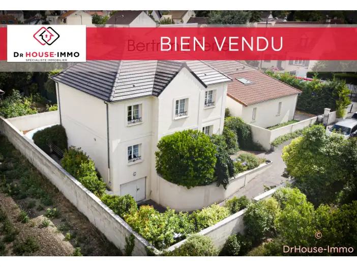 Maison 6 pièces de 135 m² - Carrières-sur-Seine (78420)