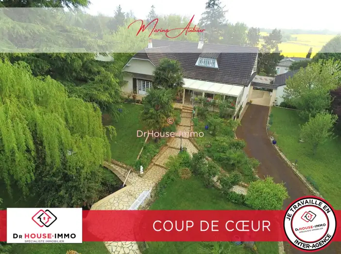 Maison 9 pièces de 327 m² - Vouneuil-sous-Biard (86580)