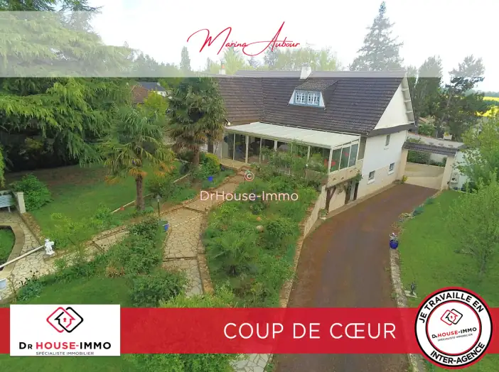 Maison 9 pièces de 327 m² - Vouneuil-sous-Biard (86580)