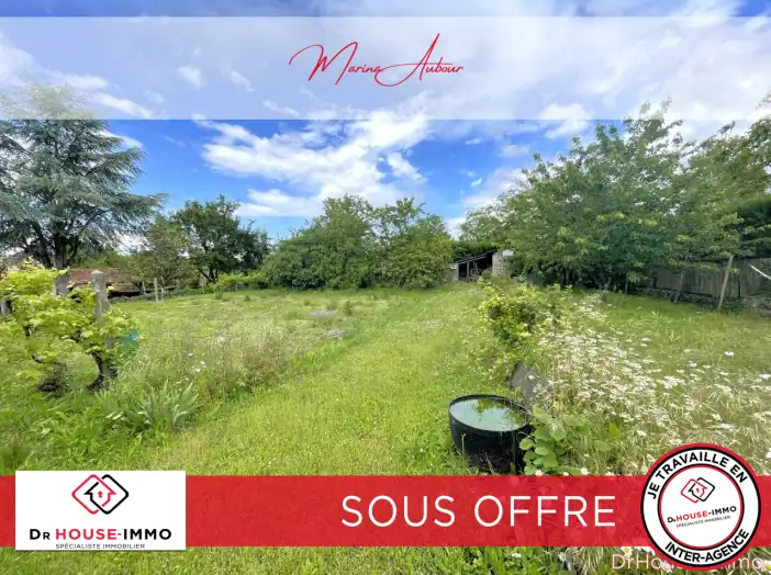 Terrain de 881 m² - Vouillé (86190)