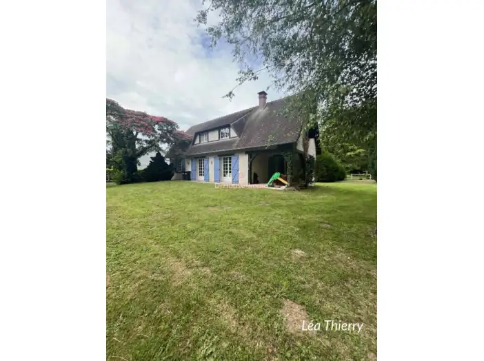 Maison 5 pièces de 132 m² - Charleval (27380)