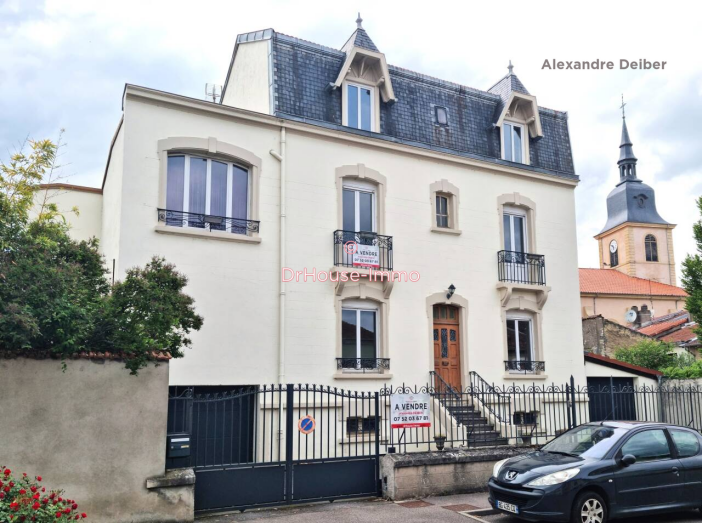 Maison de 300m² - 12 pièces