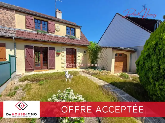 Maison 4 pièces de 83 m² - Chambry (02000)