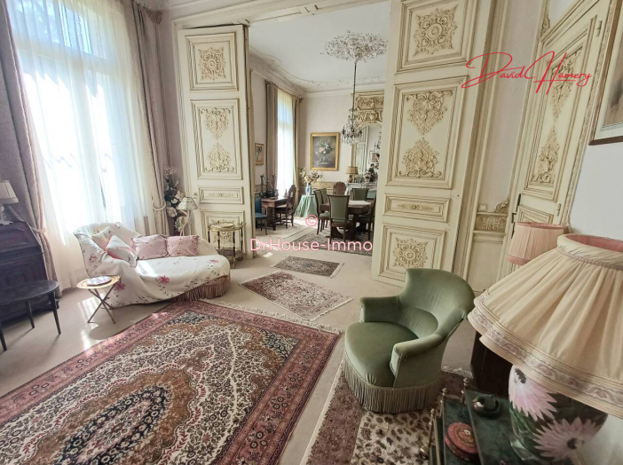 Maison 12 pièces de 327 m² - Saint-Quentin (02100)