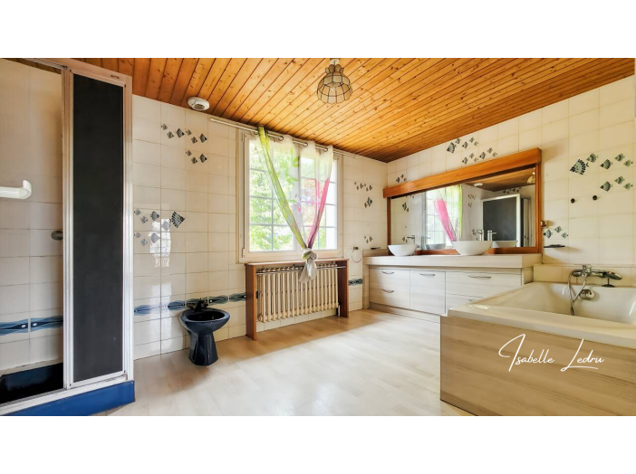 Maison 7 pièces de 203 m² - Saint-Vincent-des-Landes (44590)