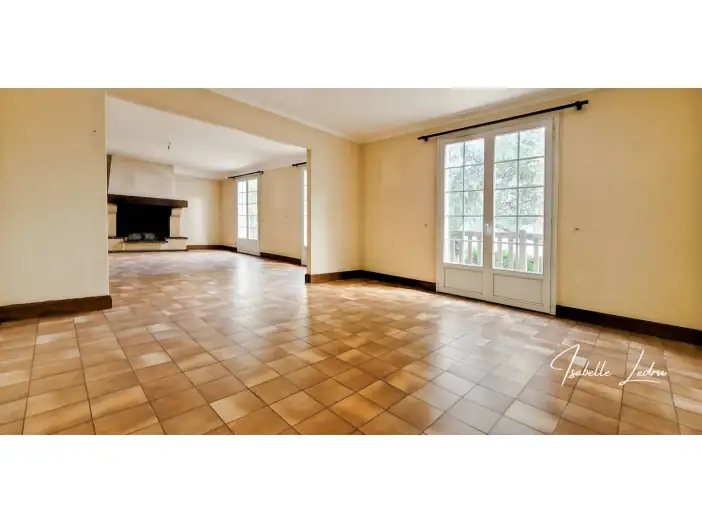 Maison 7 pièces de 203 m² - Saint-Vincent-des-Landes (44590)