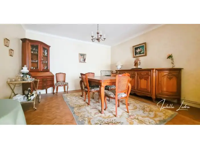 Maison 8 pièces de 135 m² - Saint-Vincent-des-Landes (44590)