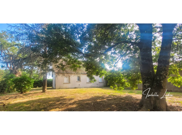 Maison 7 pièces de 161 m² - Saint-Julien-de-Vouvantes (44670)