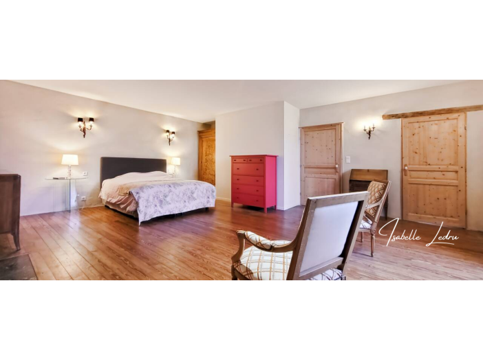 Maison de 306m² - 10 pièces