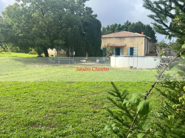 Maison 3 pièces de 140 m² - Sainte-Radegonde (33350)