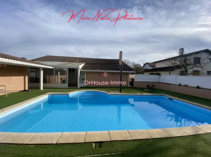 Maison 6 pièces de 142 m² - Lormont (33310)