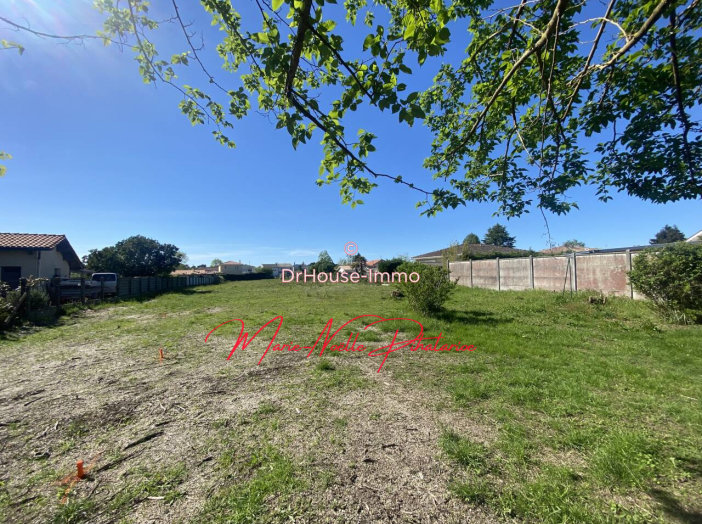 Terrain de 1051m²
