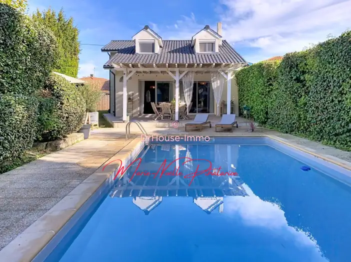 Maison 5 pièces de 173 m² - Saint-Médard-en-Jalles (33160)