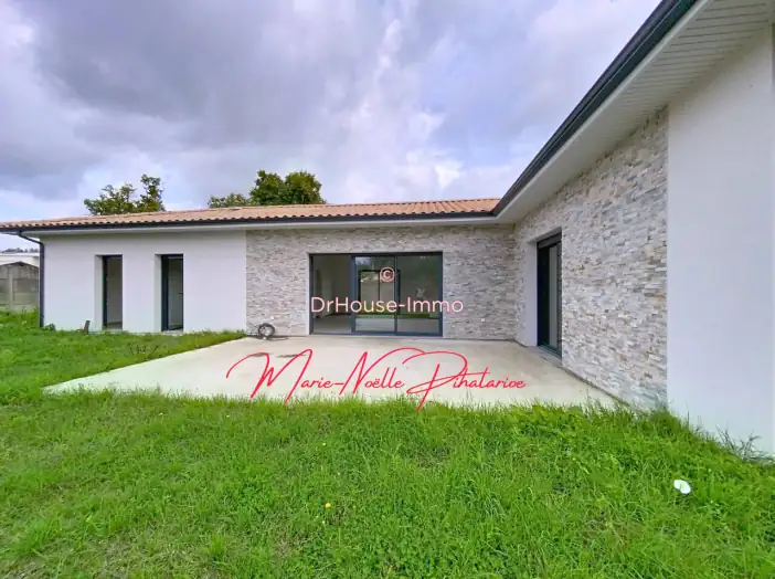 Maison 5 pièces de 166 m² - Cavignac (33620)