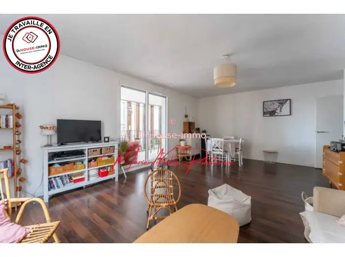 Appartement 5 pièces de 94 m² - Bordeaux (33300)