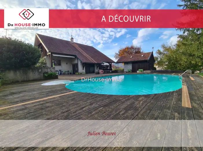 Maison 10 pièces de 240 m² - Baume-les-Dames (25110)