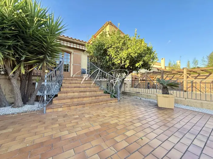 Maison 7 pièces de 140 m² - Saint-Estève (66240)