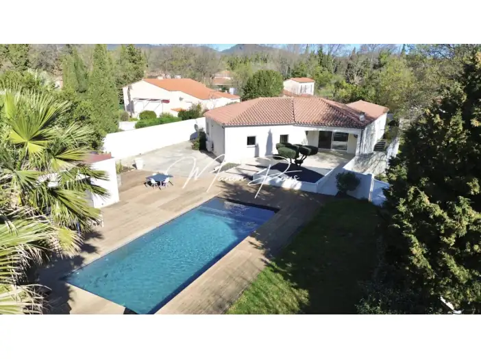 Maison 6 pièces de 230 m² - Corneilla-la-Rivière (66550)