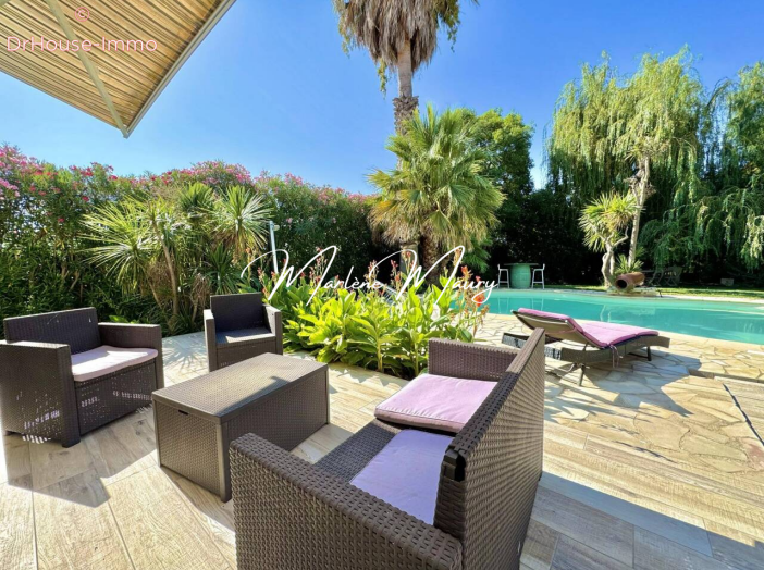 Maison de 255m² - 6 pièces