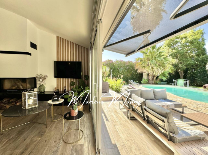 Maison de 255m² - 6 pièces