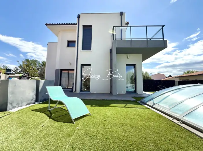 Maison 4 pièces de 110 m² - Saint-Estève (66240)