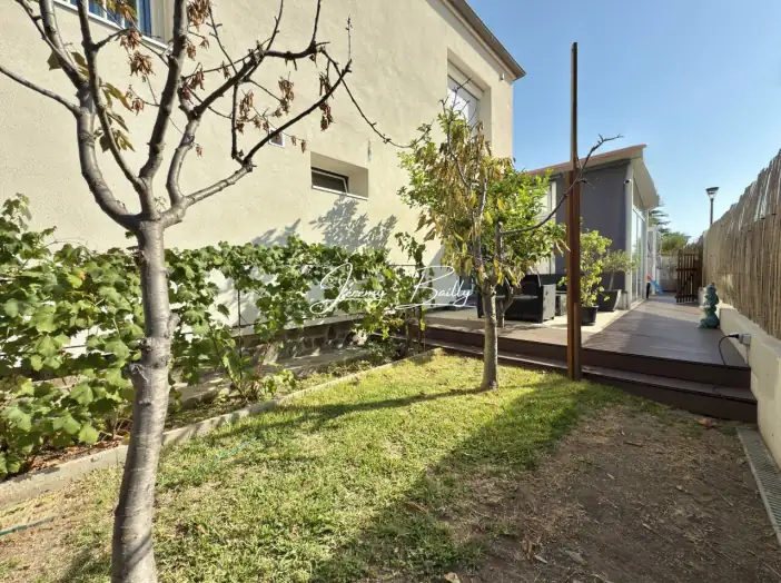 Maison 7 pièces de 150 m² - Saint-Estève (66240)