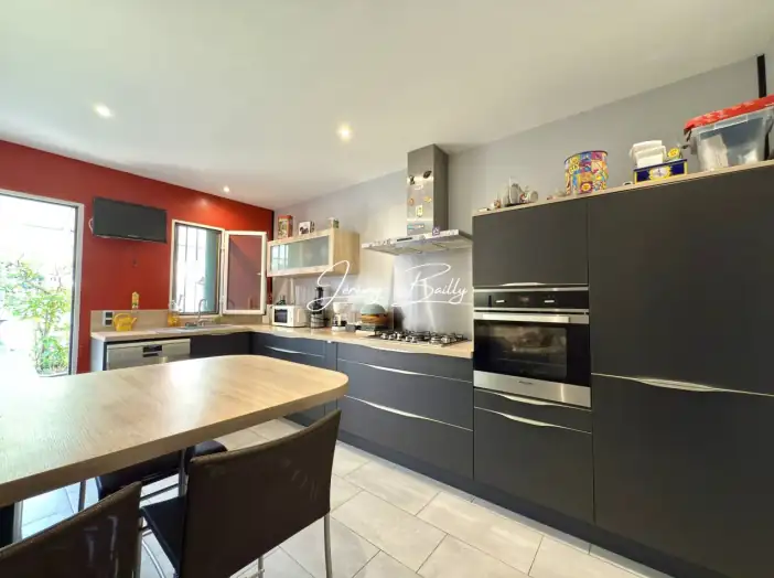 Maison 5 pièces de 112 m² - Saint-Estève (66240)