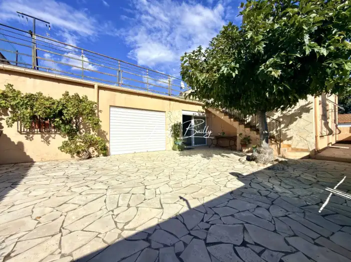 Maison 4 pièces de 85 m² - Perpignan (66000)