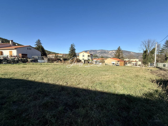 Terrain de 1083m²