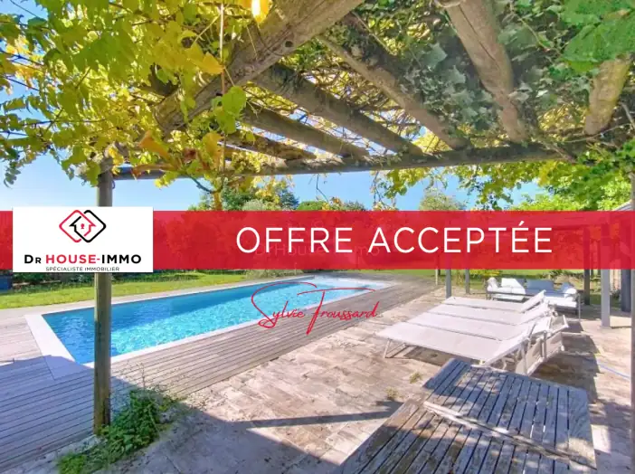 Maison 6 pièces de 183 m² - Saint-Médard-en-Jalles (33160)