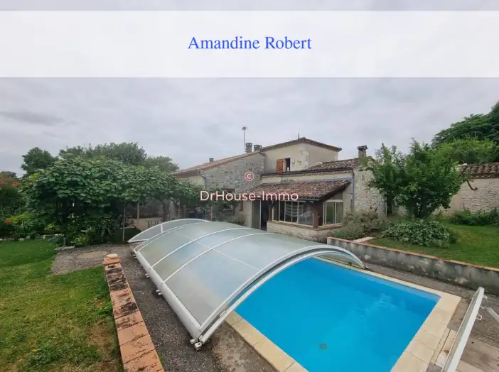 Maison 8 pièces de 141 m² - Douzains (47330)