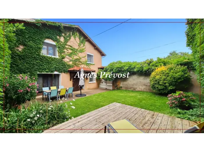 Maison 4 pièces de 107 m² - Chasselay (69380)