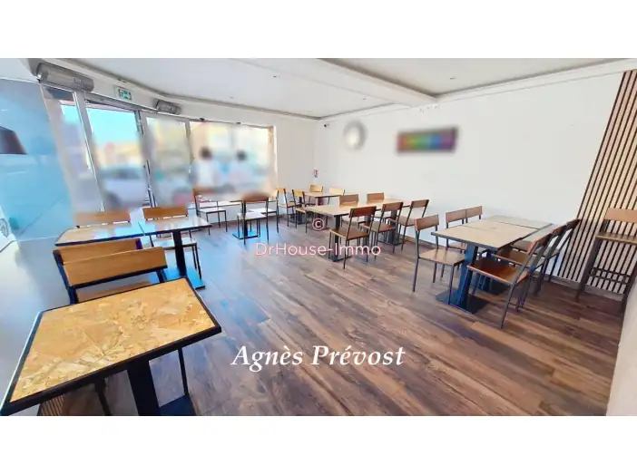 Commerce de 160 m² - Anse (69480)