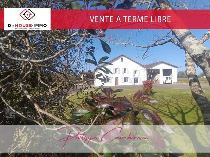 Maison 8 pièces de 235 m² - Amou (40330)