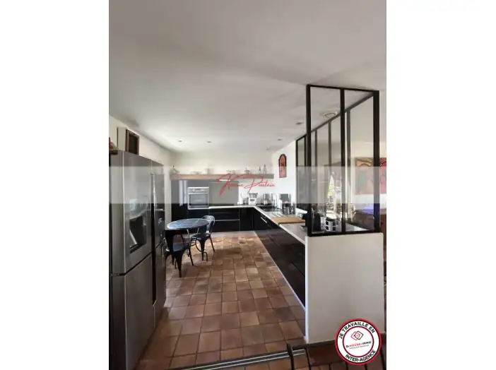 Maison 4 pièces de 100 m² - Bassens (33530)