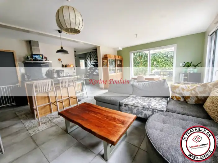 Maison 4 pièces de 97 m² - Bassens (33530)