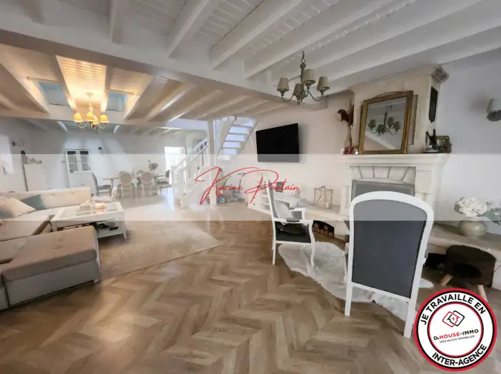 Maison 6 pièces de 176 m² - Ambès (33810)