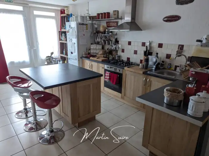 Immeuble 6 pièces de 240 m² - Sainte-Anne-sur-Brivet (44160)