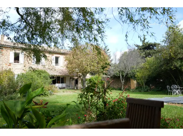 Maison 6 pièces de 228 m² - Uzès (30700)