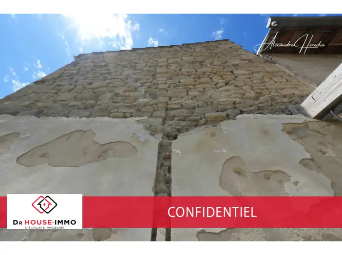 Maison 10 pièces de 300 m² - Uzès (30700)