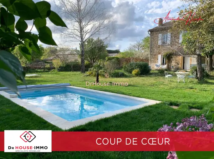 Maison 6 pièces de 228 m² - Uzès (30700)