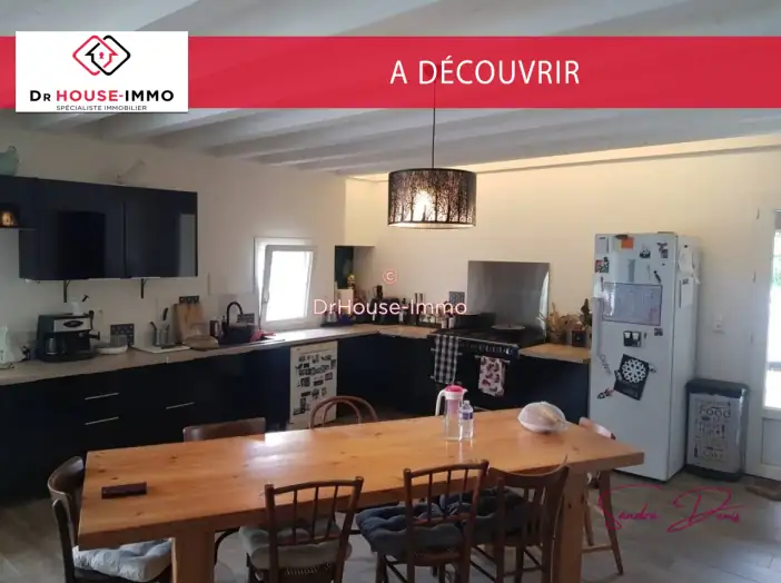 Maison 8 pièces de 273 m² - Saint-Félix-de-Foncaude (33540)