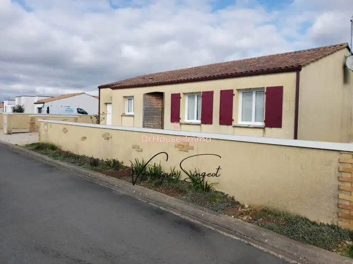 Maison 5 pièces de 85 m² - Saint-Jean-de-Beugné (85210)