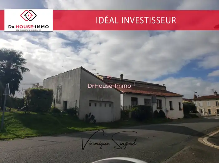 Maison 14 pièces de 414 m² - Puy-de-Serre (85240)