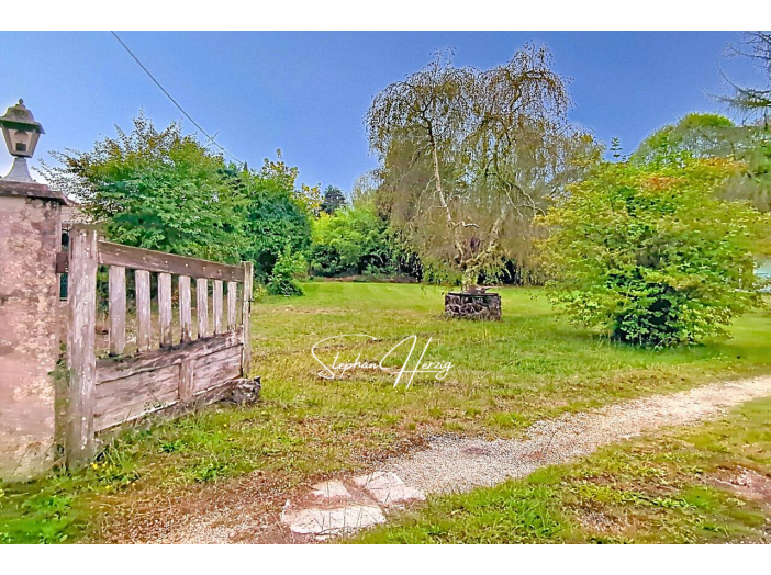 Terrain de 899m²