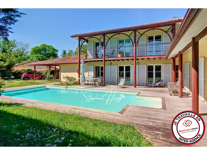 Maison de 200m² - 8 pièces