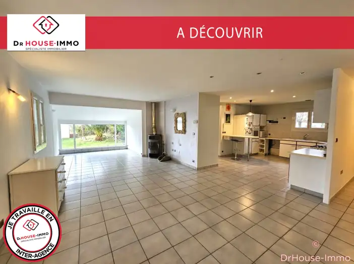 Maison 7 pièces de 171 m² - Saint-Genès-de-Blaye (33390)